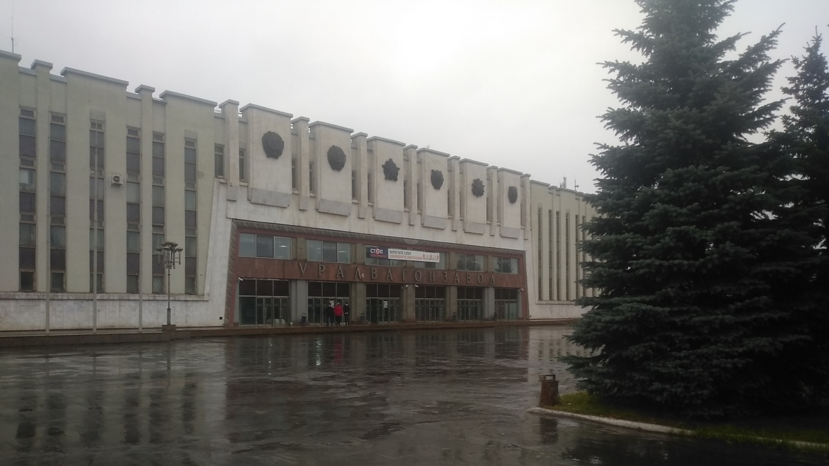 An employee of Uralvagonzavod slashed himself with a knife in front of his superiors