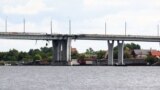 Пашкоджаны Антонаўскі мост у Херсоне, верасень 2022