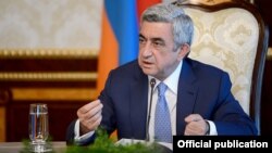 Armenia - President Serzh Sarkisian chairs a meeting of top government officials in Yerevan, 29Jun2013.