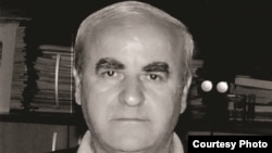 Yazıçı Azad Qaradərəli.