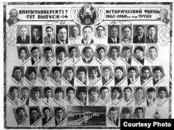 1969-ж. КМУнун тарых факультетинин бүтүрүүчүлөрүнүн жалпы сүрөтү.