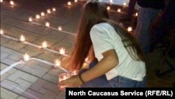 В Махачкале прошла акция памяти жертв массового убийства в Керчи