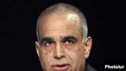 Armenia - Zharangutyun (Heritage) party leader Raffi Hovannisian.