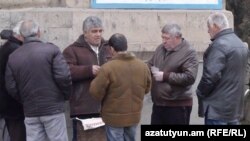 Безработные мужчины в Армавирской области (архив)
