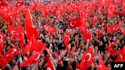 Pamje nga protesta në Stamboll