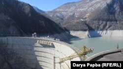 ИнгурГЭС – единственная электростанция, снабжающая энергией Абхазию, крупнейшая на Кавказе. Фото Дарьи Папба
