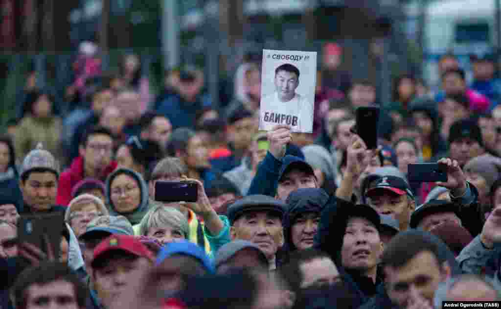People gather in Ulan-Ude to protest against recent elections for the Siberian city's mayor and related police violence on September 15. (TASS/Andrei Ogorodnik)