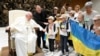 В Ватикане объяснили слова папы Франциска о «белом флаге», в УГКЦ заявили – Украина «ранена, но непокорена»
