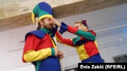 Nemanja i Sofija, Šareni štulaši iz Srbije