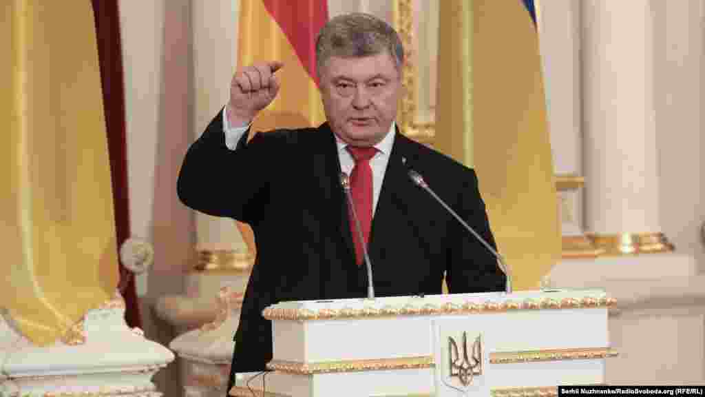 Президент України Петро Порошенко повідомив, що Німеччина направить в Україну спецпредставника з питань децентралізації