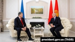 Пятро Парашэнка і Аляксандар Лукашэнка