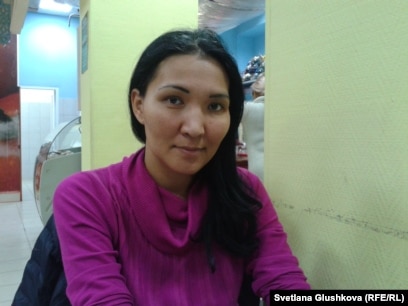 Әйел ер адамның анусын жалайды