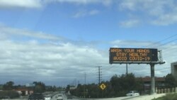 Znak na autocesti: "Perite ruke, ostanite zdravi, izbjegavajte COVID-19", Dolina San Fernando u Los Angelesu, 15. mart 2020.