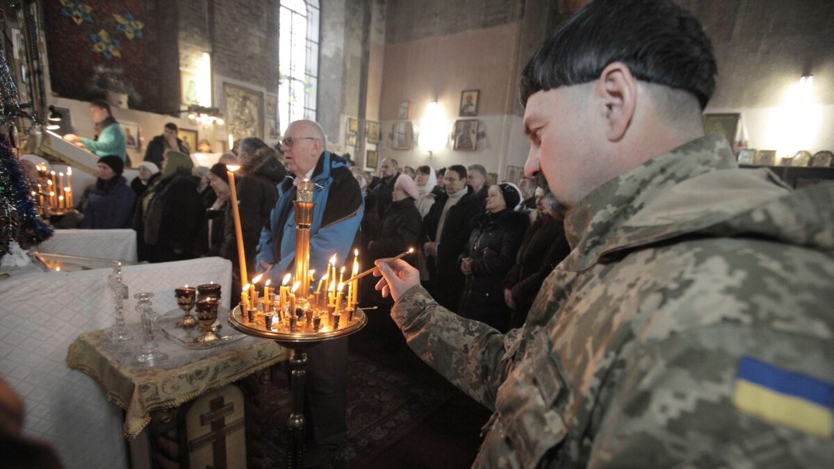 Українські митці записали привітання для українських військових