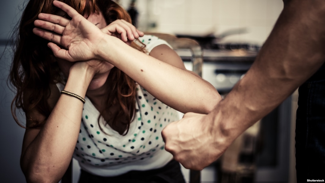 Почему бьет муж: как избавиться от семейного насилия