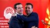 Alexis Tsipras (stânga) și Zoran Zaev (dreapta)