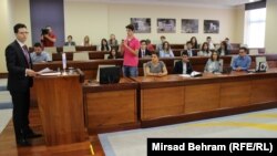 Uključivanje mladih u raspravu o problemima grada: Simulacija sjednice Gradskog vijeća Mostara
