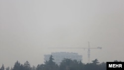 تهران و چند شهر بزرگ دیگر ایران در روزهای اخیر وضعیت قرمز آلودگی هوا را تجربه کرده‌اند 