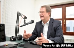 Boško Jakšić, spoljnopolitički komentator