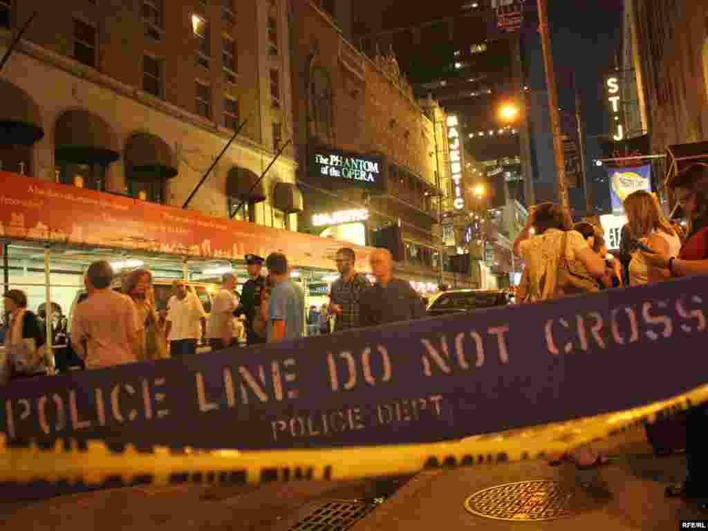 Police cordon off the site of an attempted car bombing in New York City's Times Square. A Pakistani-American suspect, Faisal Shahzad, has been detained in connection with the failed attack. Photo by Andriy Dubchak for RFE/RL