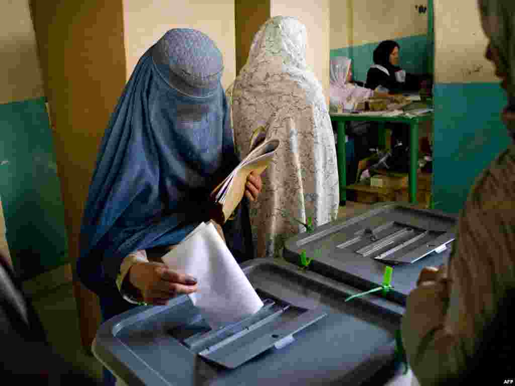 В Афганистане проходят вторые в истории страны президентские и региональные выборы