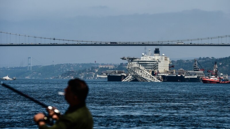 O navă comercială sub pavilion rusesc s-a scufundat în largul coastei Mării Negre a Turciei
