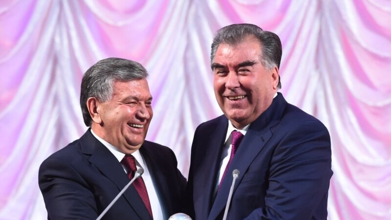 Эмомали Рахмон поздравил Шавката Мирзиёева с переизбранием на должность президента Узбекистана