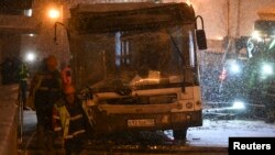 Рятувальники на місці трагедії, Москва, Росія, 25 грудня 2017 року
