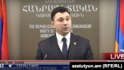 Пресс-секретарь правящей Республиканской партии Армении (РПА) Эдуард Шармазанов (архив)