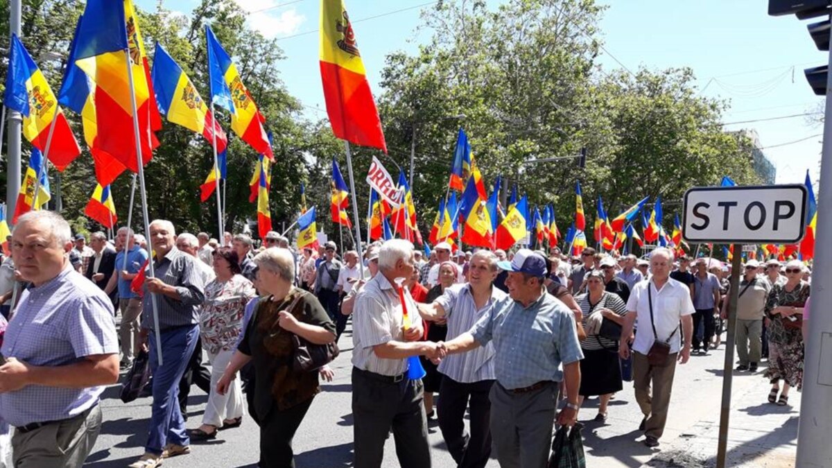 Moldovans Protest Proposed Changes To Election System