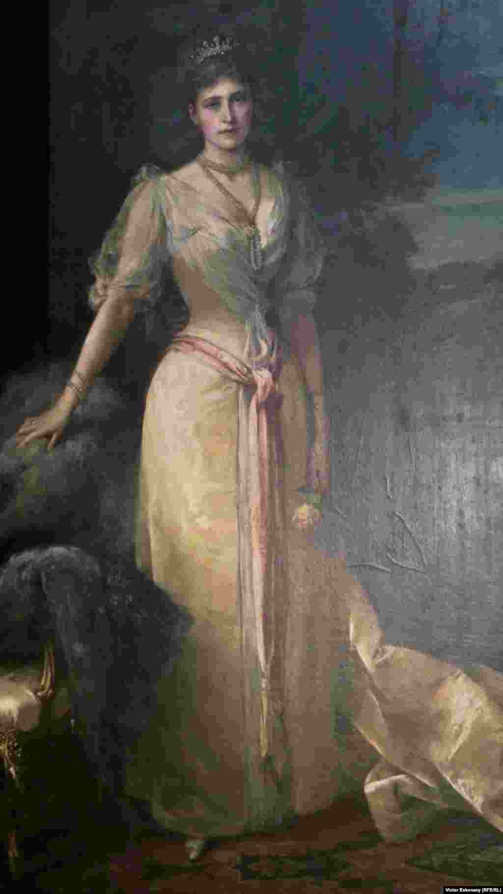 Frederic August von Kaulbach, Prințesa Elisabeta Alexandra Luise Alice von Hessen and bei Rhein/Împărteasa Alexandra Feodorovna, 1890. Ikonen Museum, Frankfurt (Muzeul Național al Azerbaidjanului, Baku).