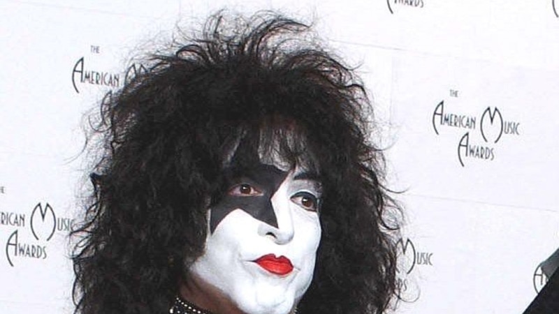 Группа Kiss продала права на свою музыку и использование бренда
