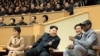 Ким Чен Ын и Деннис Родман присутствуют на баскетбольном матче в Пхеньяне