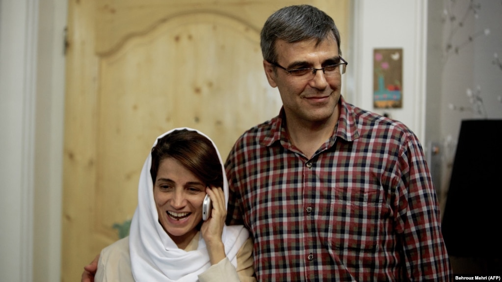 Nasrin Sotoudeh (left) and her husband, Reza Khanda (file photo)