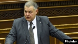 Armenia - Davit Harutiunian, the chief of the government staff, speaks in parliament in Yerevan, 16Mar2016.