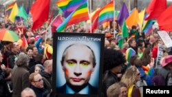 Активісти в Амстердамі зустріли Путіна протестом, 8 квітня 2013 року