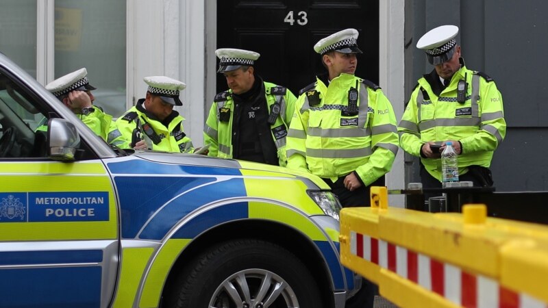 Уапсен поранешен британски пратеник под сомнение за силување