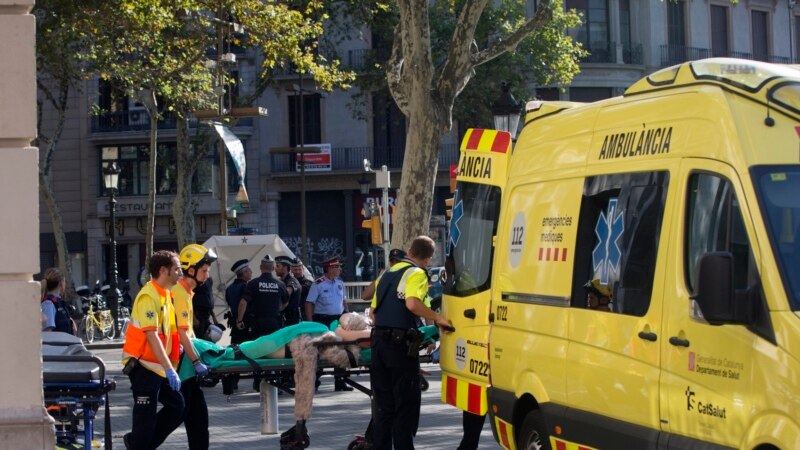 Барселонадаги “террор ҳужуми”да фургон оломон устига юрди