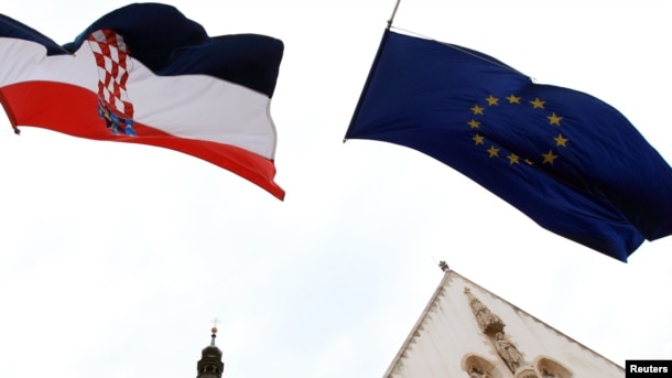 Zastave Hrvatske i Evropske unije u Zagrebu