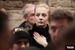 Yulia Navalnaya, the widow of Aleksei Navalny, attends a mourning ceremony for slain Russian opposition leader Boris Nemtsov in Moscow on March 3, 2015.