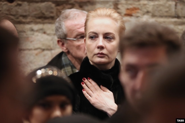 Yulia Navalnaya, the widow of Aleksei Navalny, attends a mourning ceremony for slain Russian opposition leader Boris Nemtsov in Moscow on March 3, 2015.