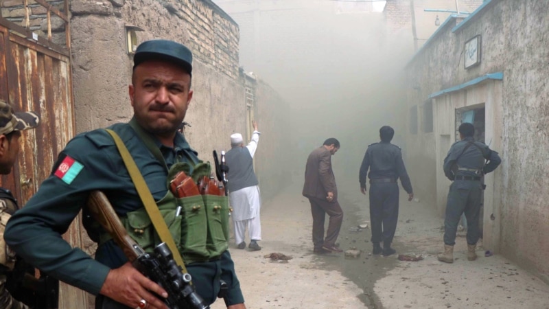 Во воздушен напад во Авганистан загинале талибанци и цивили 