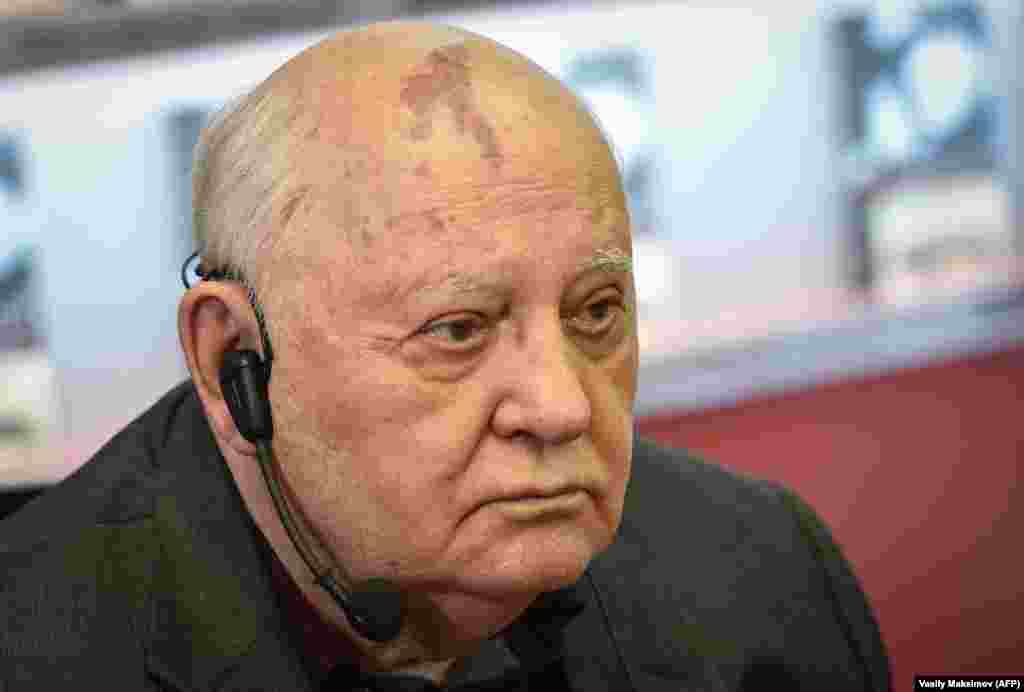 РУСИЈА - Поранешниот советски лидер Михаил Горбачов предупреди дека сегашната спротивставеност меѓу Русија и Западот го става светот во колосална опасност, поради заканата од нуклеарно оружје.