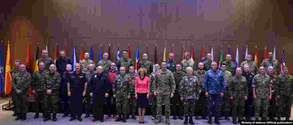 МАКЕДОНИЈА - Делегација на Воениот комитет на НАТО во Скопје ја скенира подготвеноста на земјава за членство во Алијансата. Надлежните велат дека состанокот не е случаен и покажува дека членството на Македонија во НАТО повеќе не е недостижна цел.