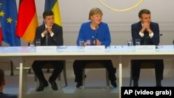 Soldan sağğa: Volodımır Zelenskıy, Angela Merkel ve Emmanuel Makron, arhiv fotosı