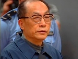 Суд над колишнім міністром залізничного сполучення Лю Чжицзюнєм, звинуваченим у корупції. 9 червня 2013 року