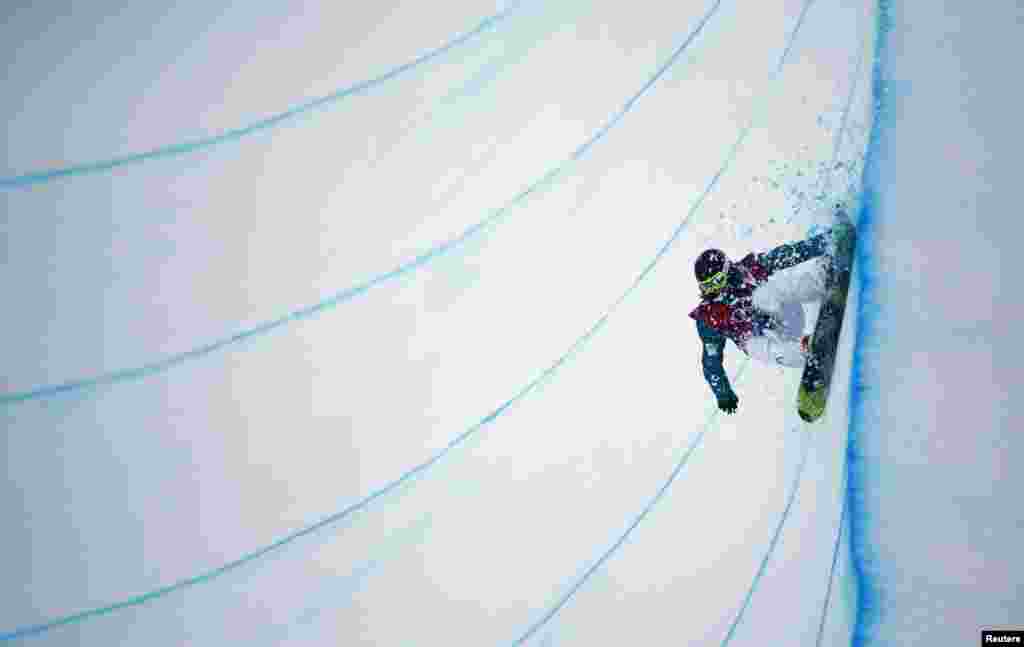 Australia&#39;s Torah Bright competes during the women&#39;s snowboard halfpipe qualification round.