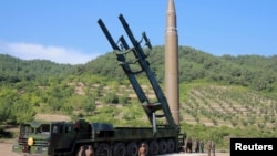 Северокорейская баллистическая ракета “Хвансон 14”.
