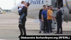 Прибытие освобожденных в ходе обмена в Киев