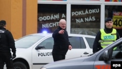 Pamje e pjesëtarëve të forcave policore çeke